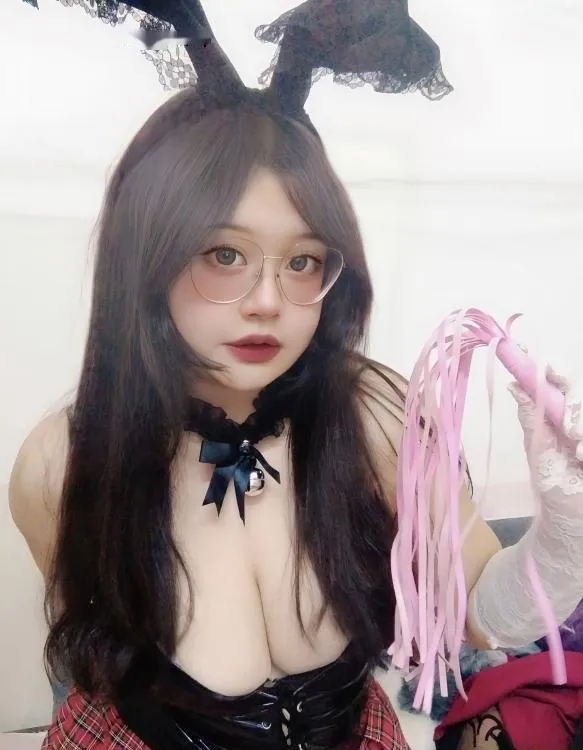 婺城E胸服务型团团