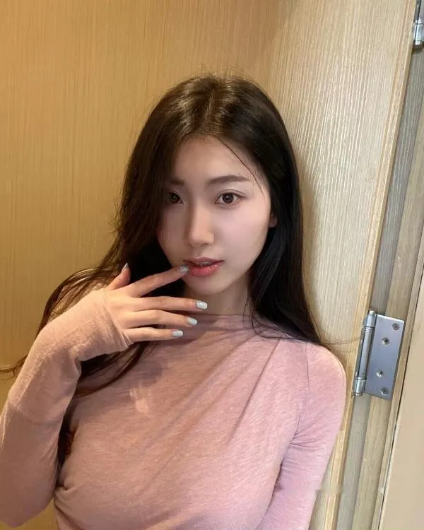 妩媚大胸御姐