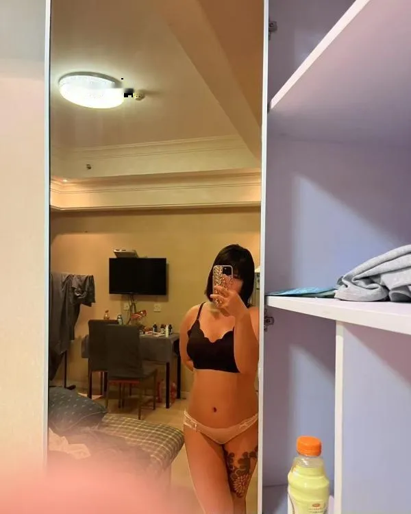 体验纹身小妹