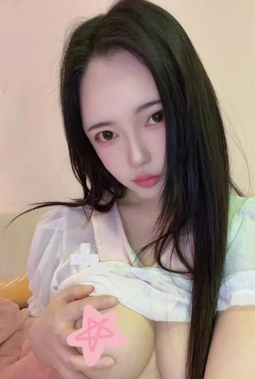 大胸菲菲小可爱