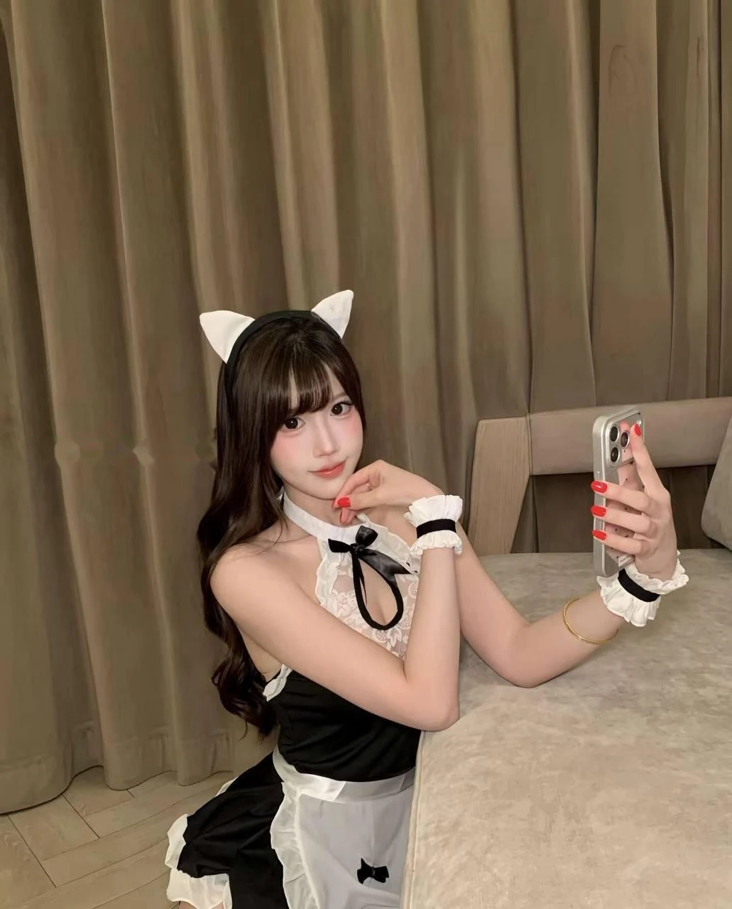 极品蜜桃臀巨乳骚穴