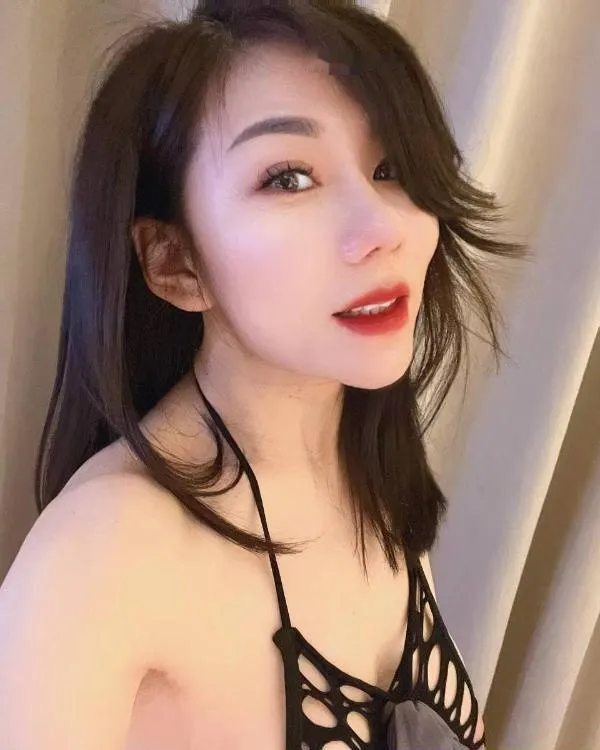 上城巨乳少妇萱萱