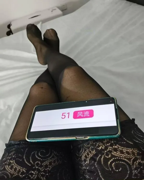 服务性大奶骚妇