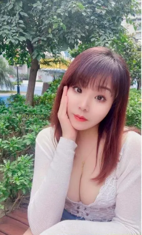 青羊大胸美女晴晴