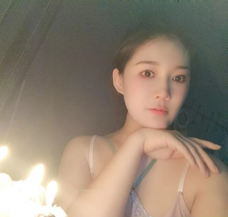 肥臀大胸小少妇