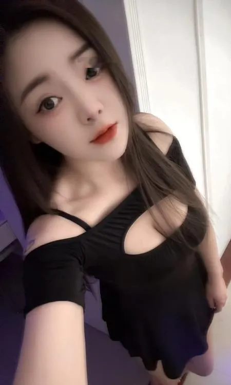 性感大奶妮宝