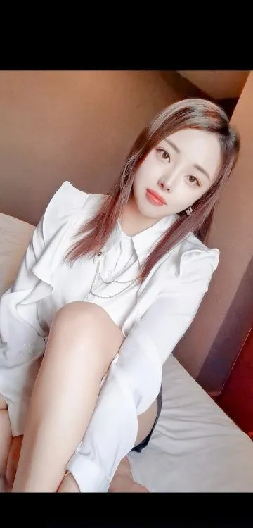 童颜巨乳小美女