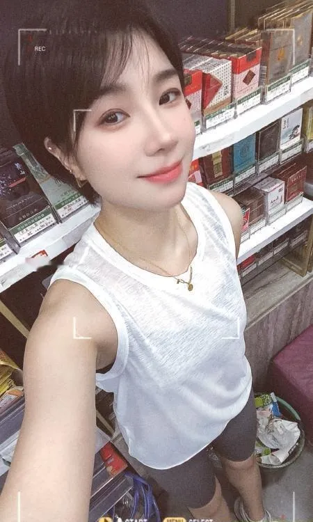 短发御姐