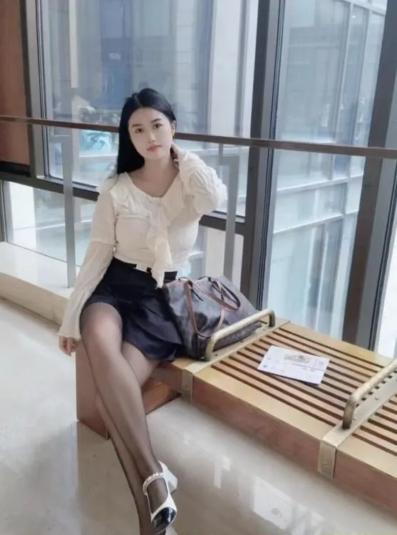 南城丝足翘臀喵喵