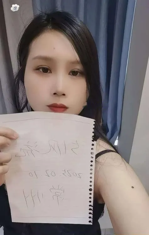 制服少妇小梦