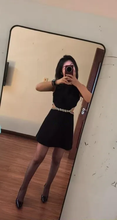 年轻有活力漂亮小伊伊