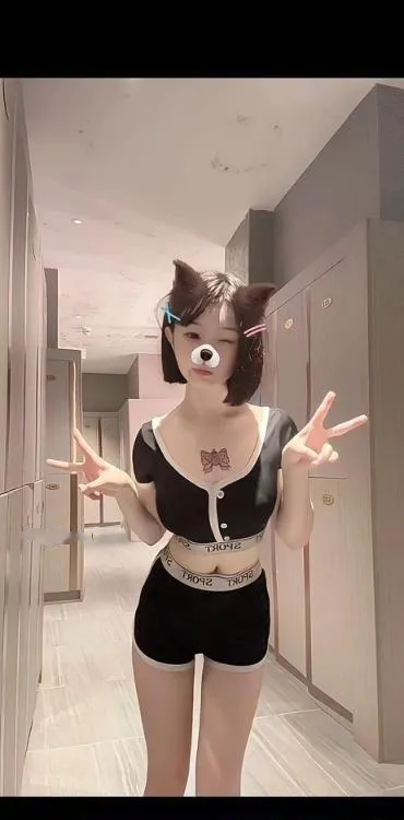 浦东年轻美乳嫩妹