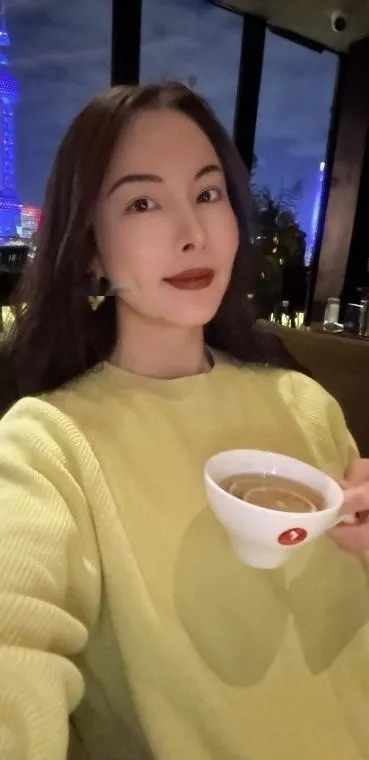 风骚朱莉姐姐