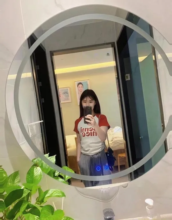 美术老师璐璐