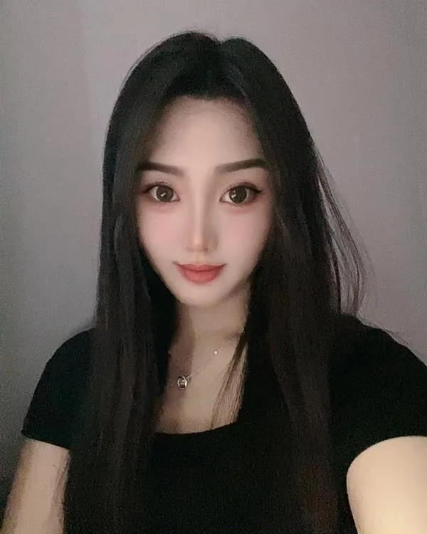 西湖艳舞月月