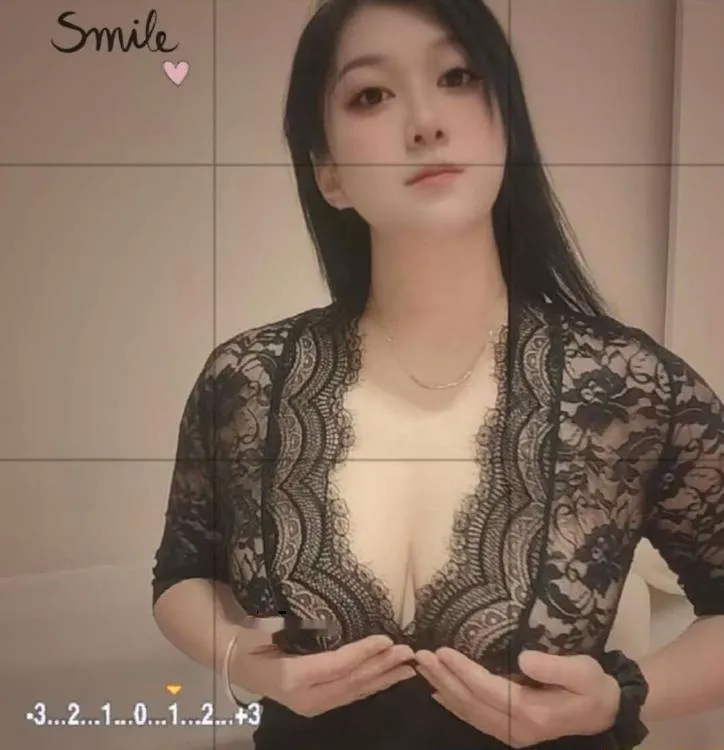 天河性感大奶潼潼