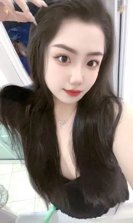 津南微胖女孩