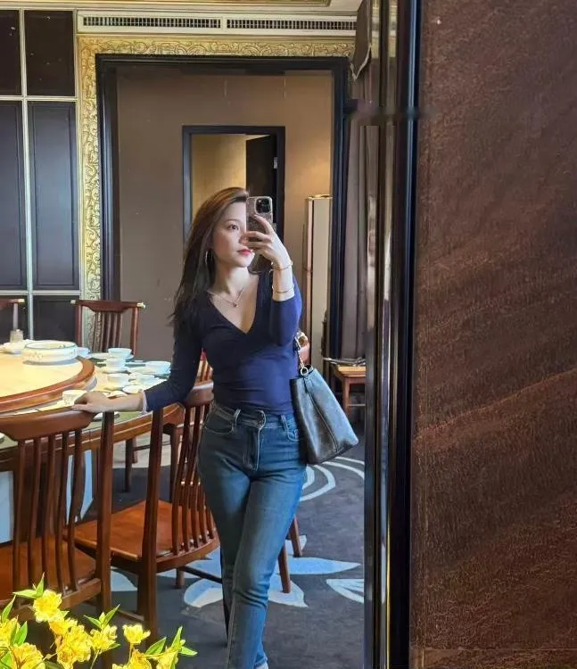 口爆美乳翘臀御姐