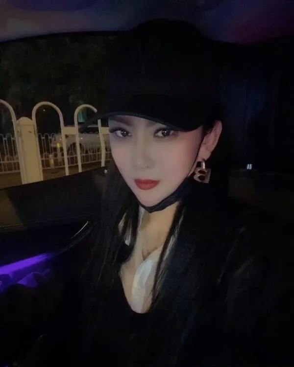 后入翘臀小姐姐