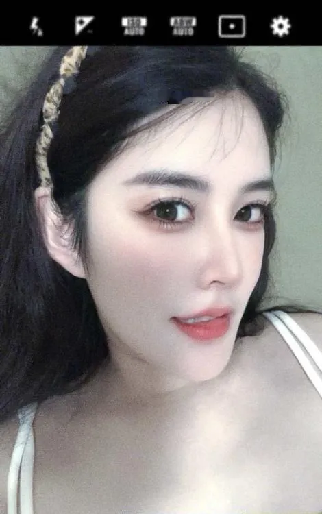 白嫩长腿佳佳