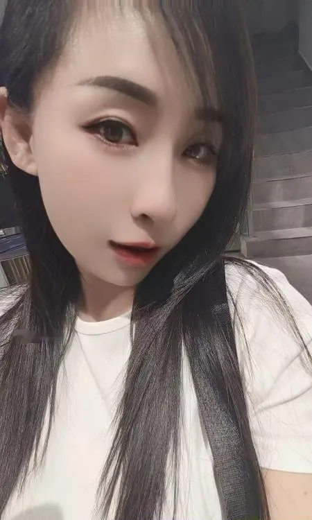 光谷颜颜