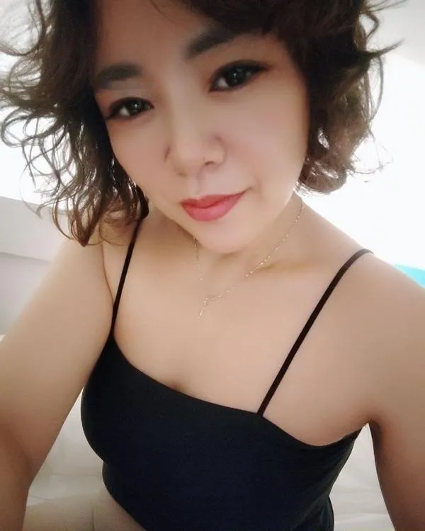 服务系熟女