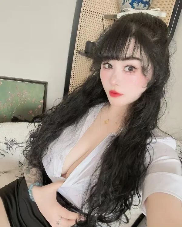 普陀花臂大奶