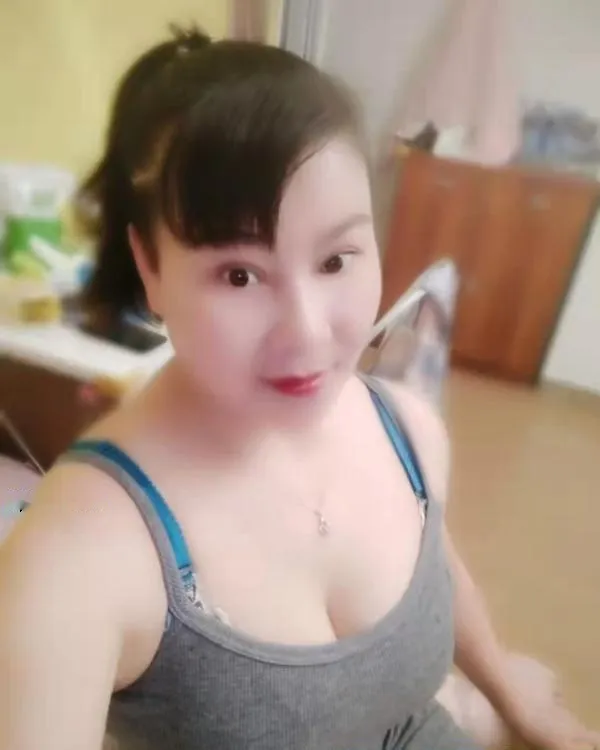 服务型少妇