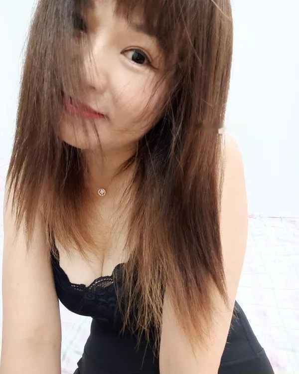 骚人妻蜜桃臀