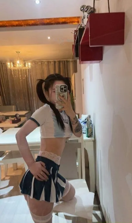 丝袜制服西西