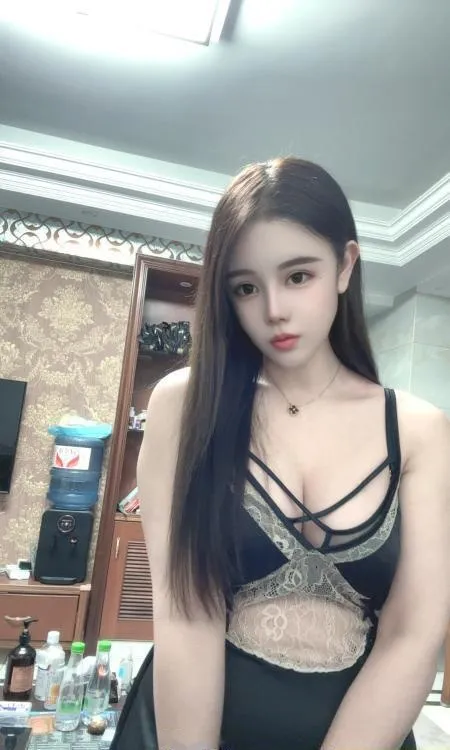 大胸水床妹儿