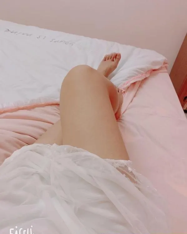 肤白貌美大长腿