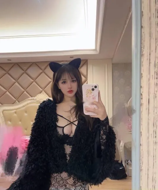 性感大奶妹欣妮