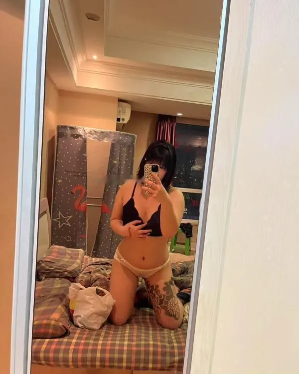 体验纹身小妹