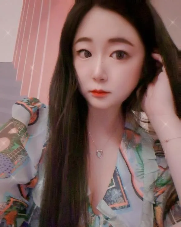 兼职小姐姐西西