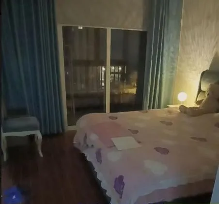 肥臀轻熟女小妮