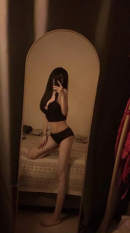 身材苗条肤白小希