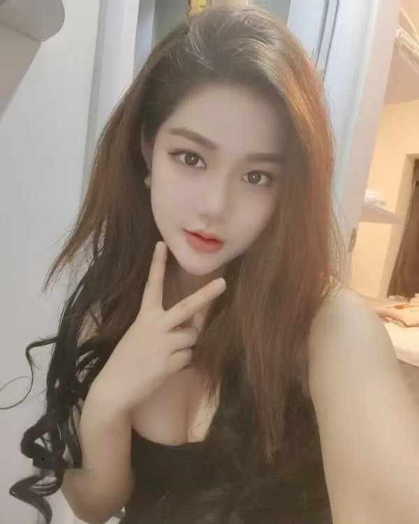 大胸颜值女友