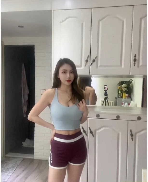 细腰颜值老师
