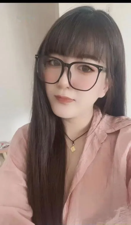 莹莹小骚货