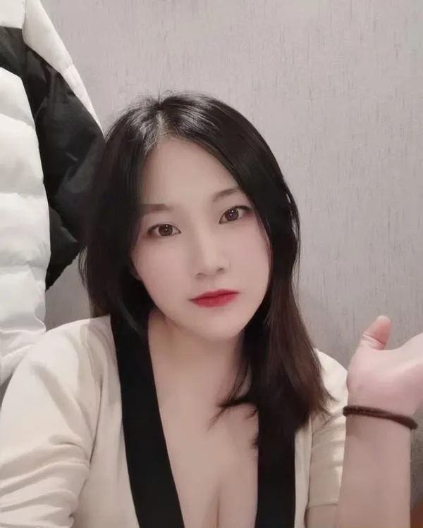 口爆小骚妹