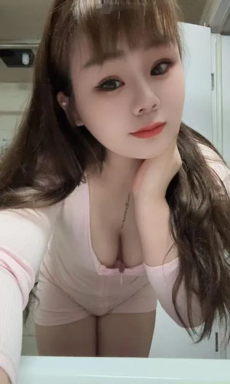 建邺骚女媛媛
