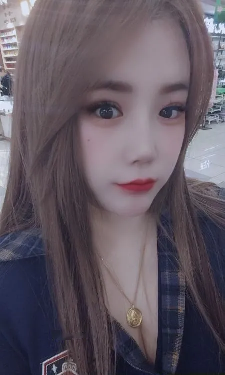 风骚G奶小姐姐