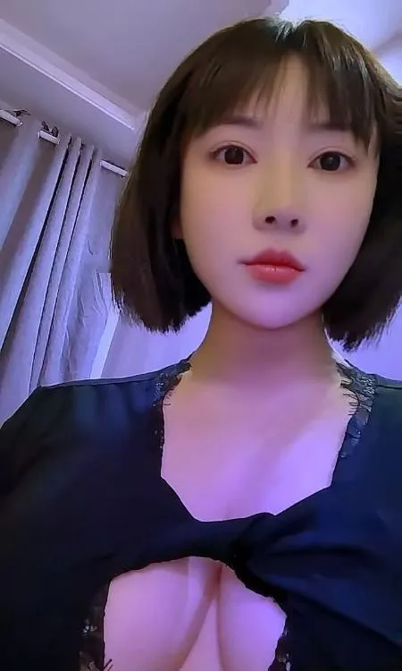 短发大胸服务好