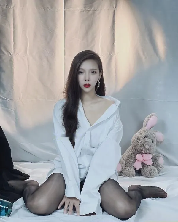 南城黑丝骚妇萱萱