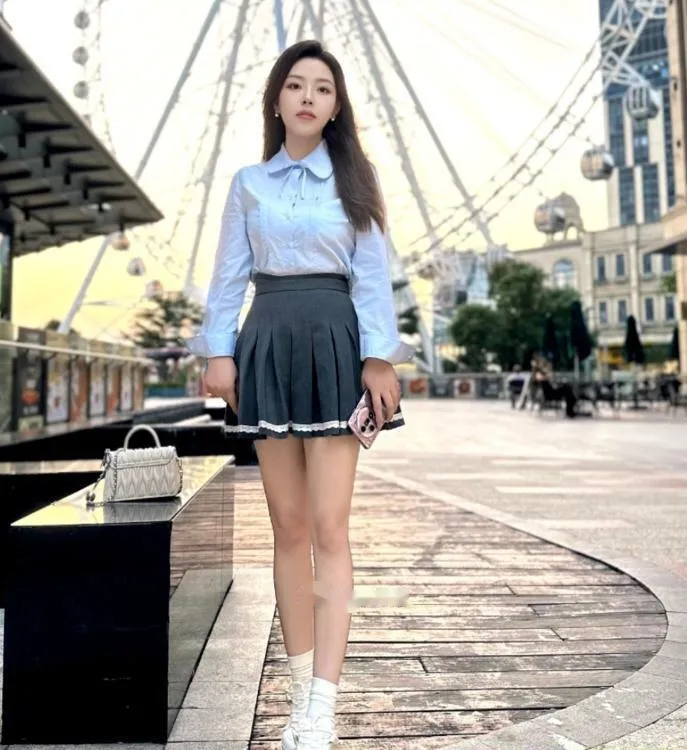 大胸气质小美女