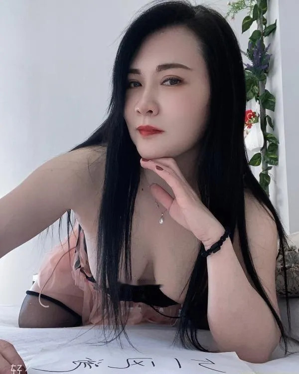 西青真骚一女的