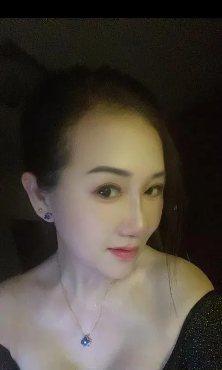贴心的熟女姐姐