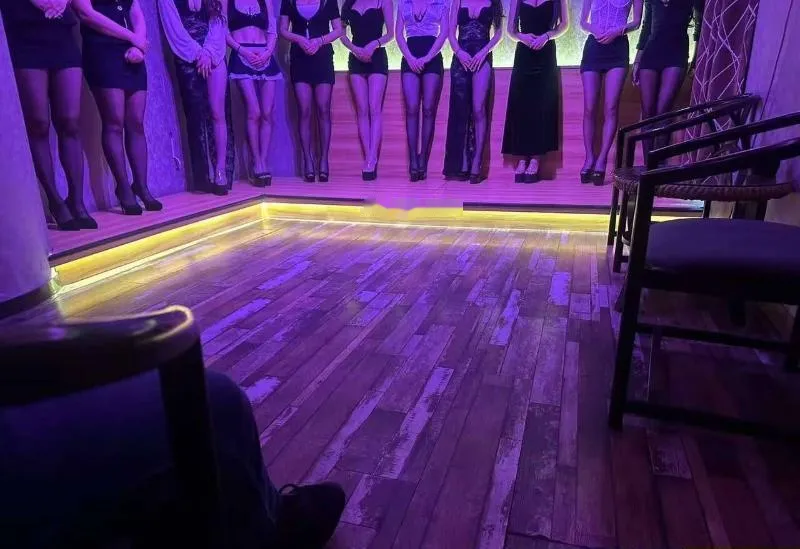 上海制服大奶姐妹花