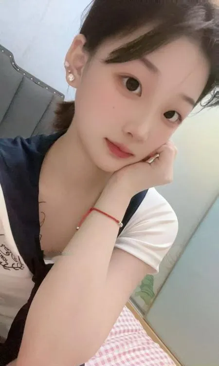 清纯高颜值08晗妹